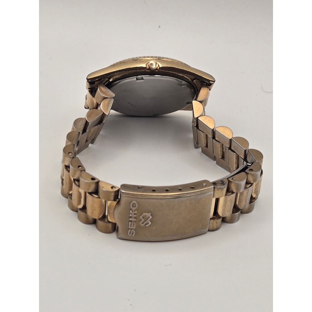 Seiko 5Y23-8A69 Mens Gold Tone Quartz Day/Date - Picture 8 of 9